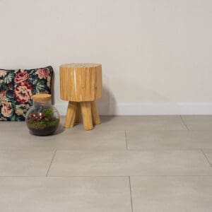 Floer-Comfy-Click-Tegel-PVC-Tankenberg-Leemgrijs-Smant vloeren