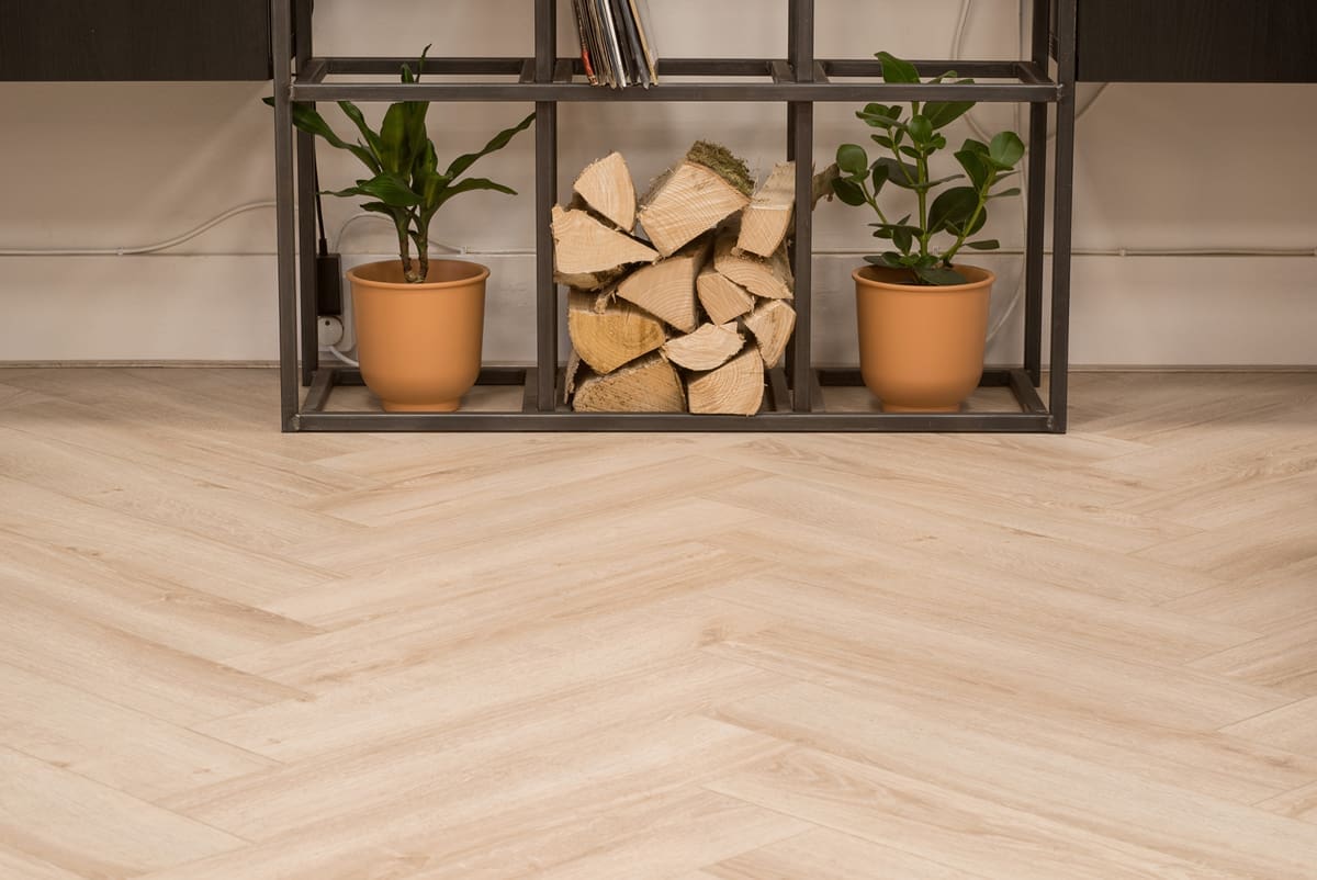 Floer-Visgraat-Laminaat-Creme-Eiken-Vloer-sfeer-5